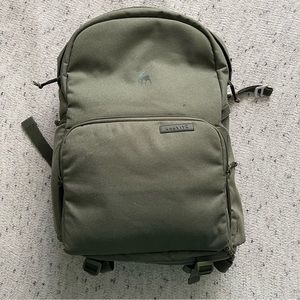 EUC Brevite The Jumper Camera Backpack